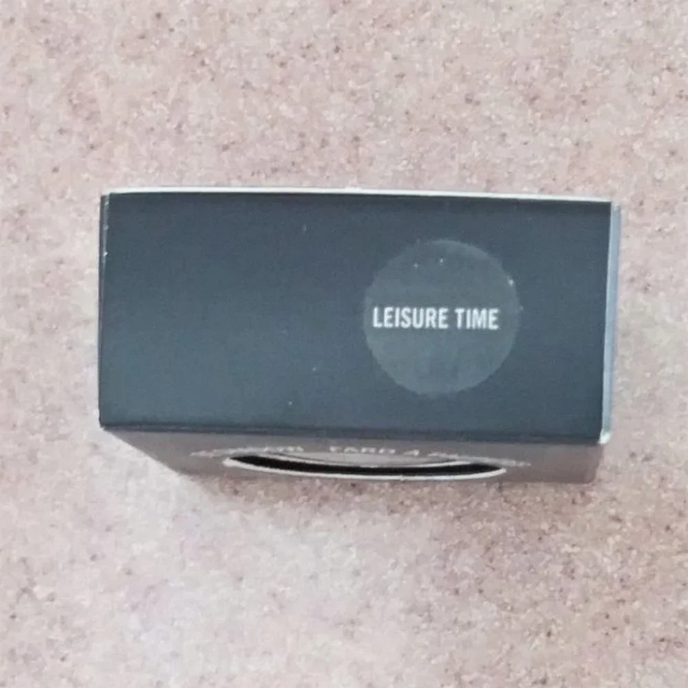 New Mac Leisure Time Brown Bronze Eye Shadow *Rare* - Discontinued - Picture 2 of 2